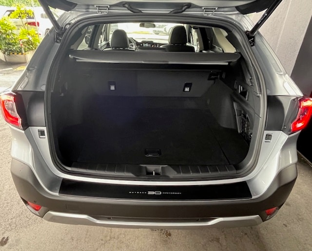 SUBARU Outback 2.5i 30th Anniversary Edition AWD Lineartronic-image-10