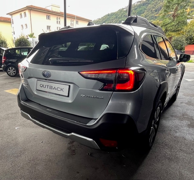 SUBARU Outback 2.5i 30th Anniversary Edition AWD Lineartronic-image-9