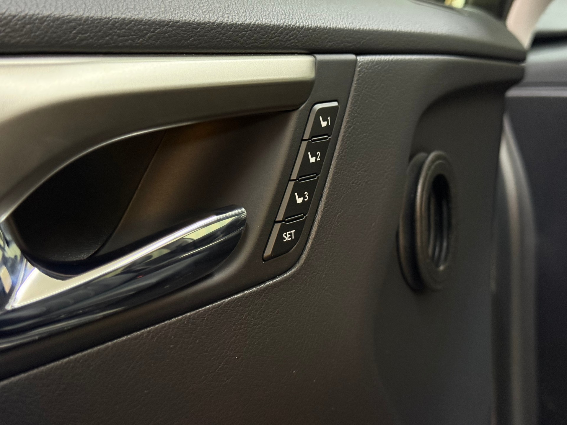 LEXUS RX 300 Special Edition AWD-image-17