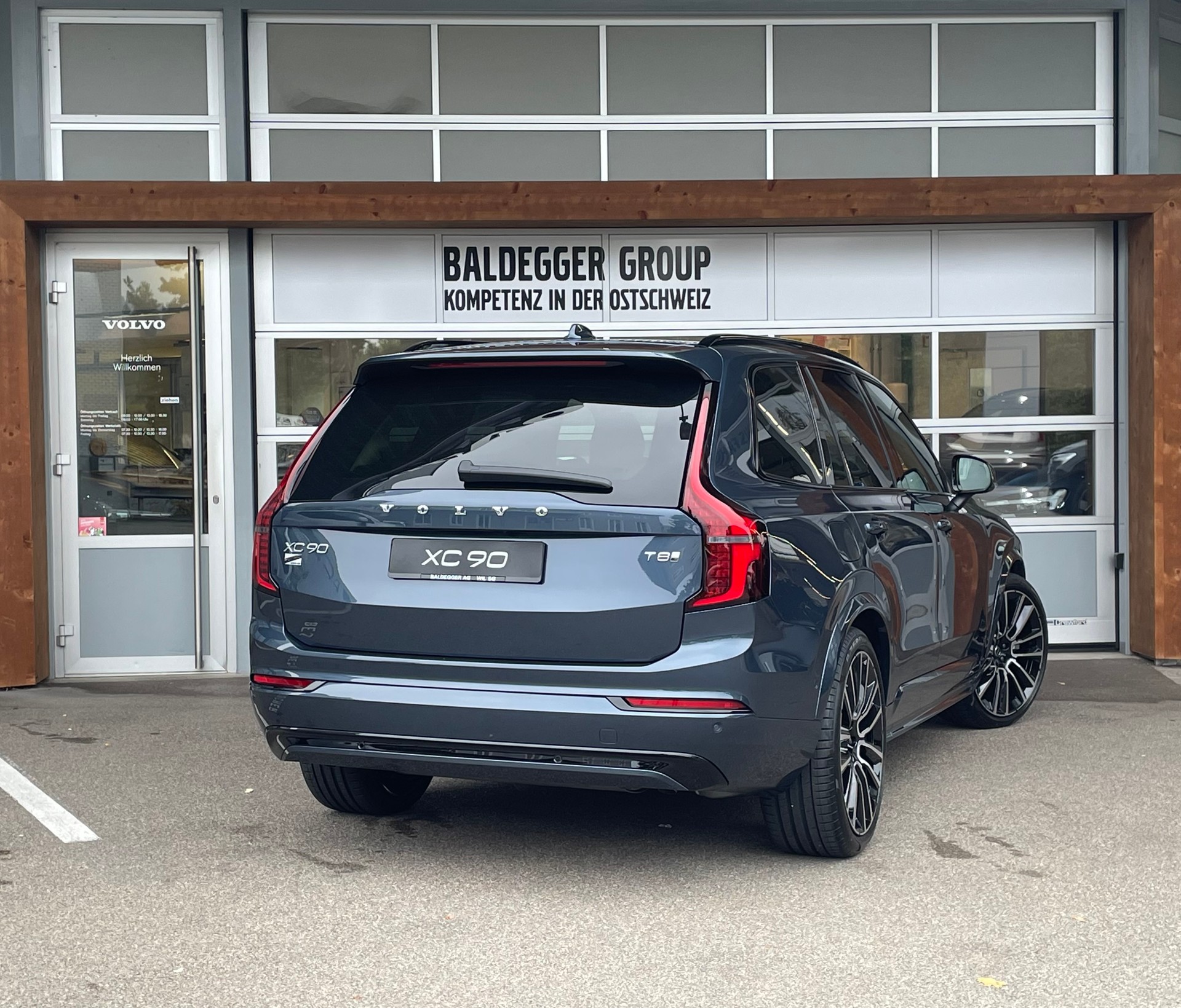 VOLVO XC90 2.0 T8 TE Ultra Dark eAWD-image-2