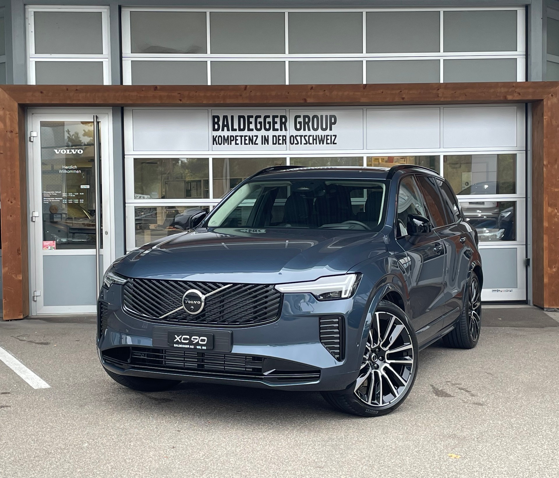 VOLVO XC90 2.0 T8 TE Ultra Dark eAWD-image-0