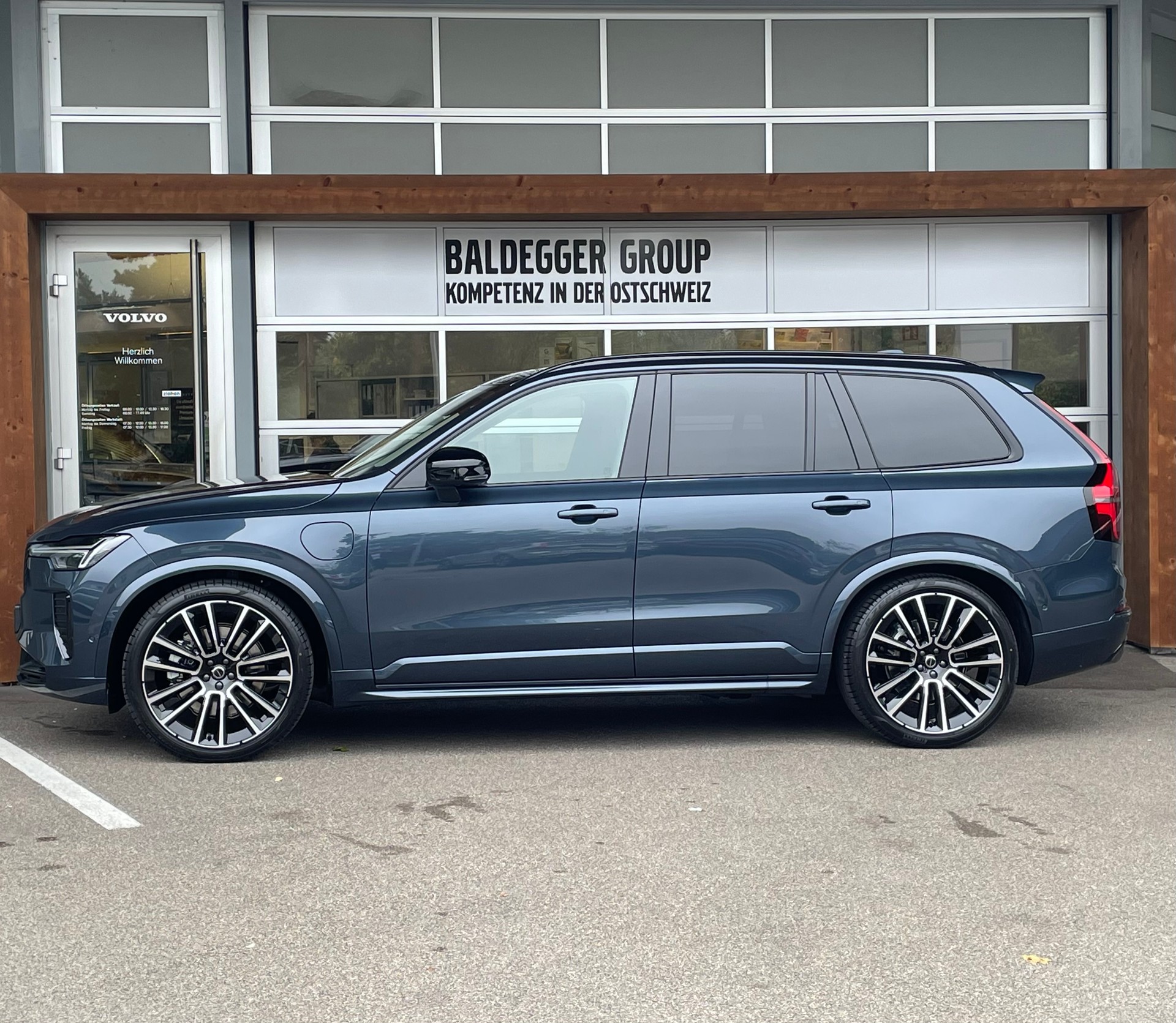 VOLVO XC90 2.0 T8 TE Ultra Dark eAWD-image-8