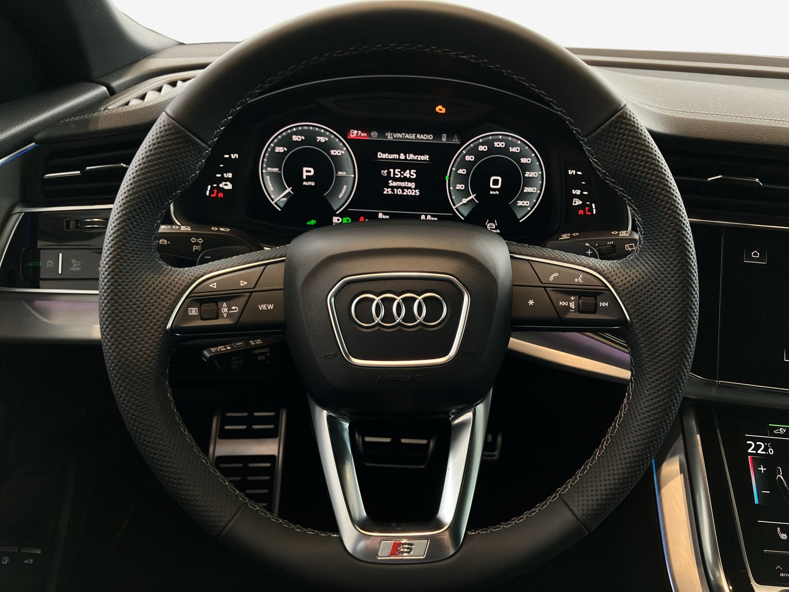AUDI Q8 SUV TFSI e quattro 290 kW Attraction tiptronic-image-9