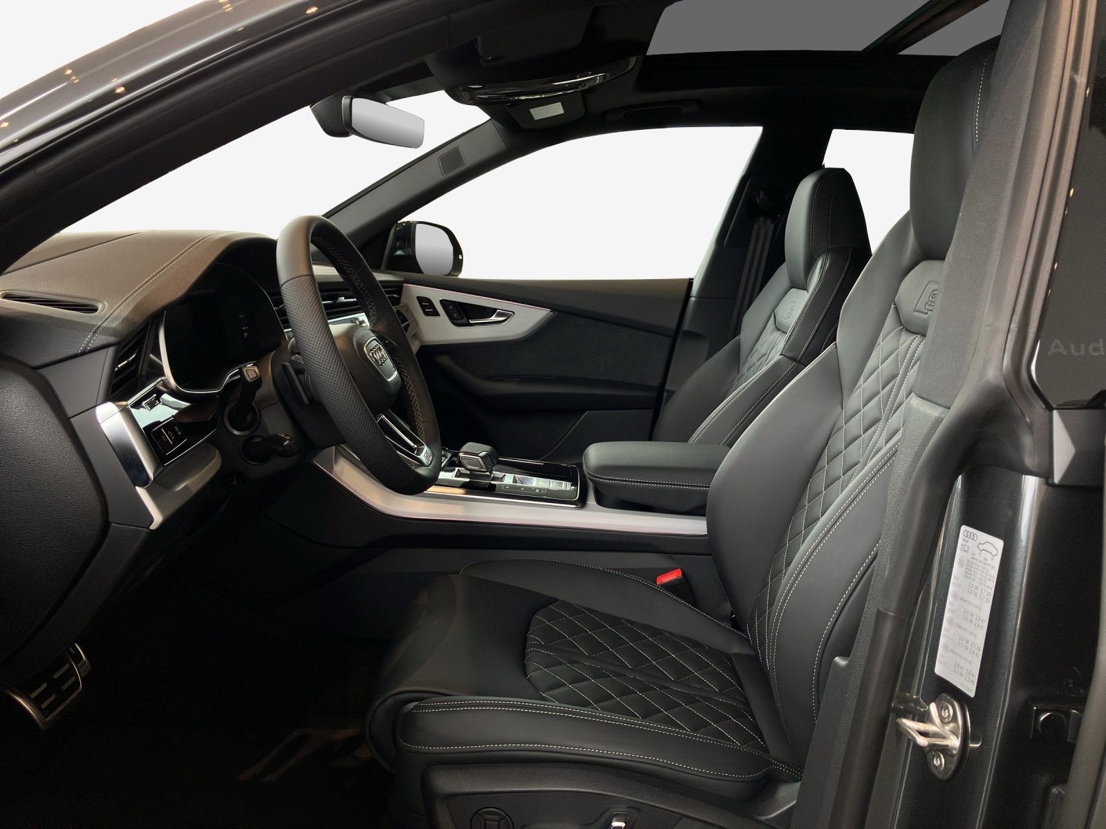 AUDI Q8 SUV TFSI e quattro 290 kW Attraction tiptronic-image-7