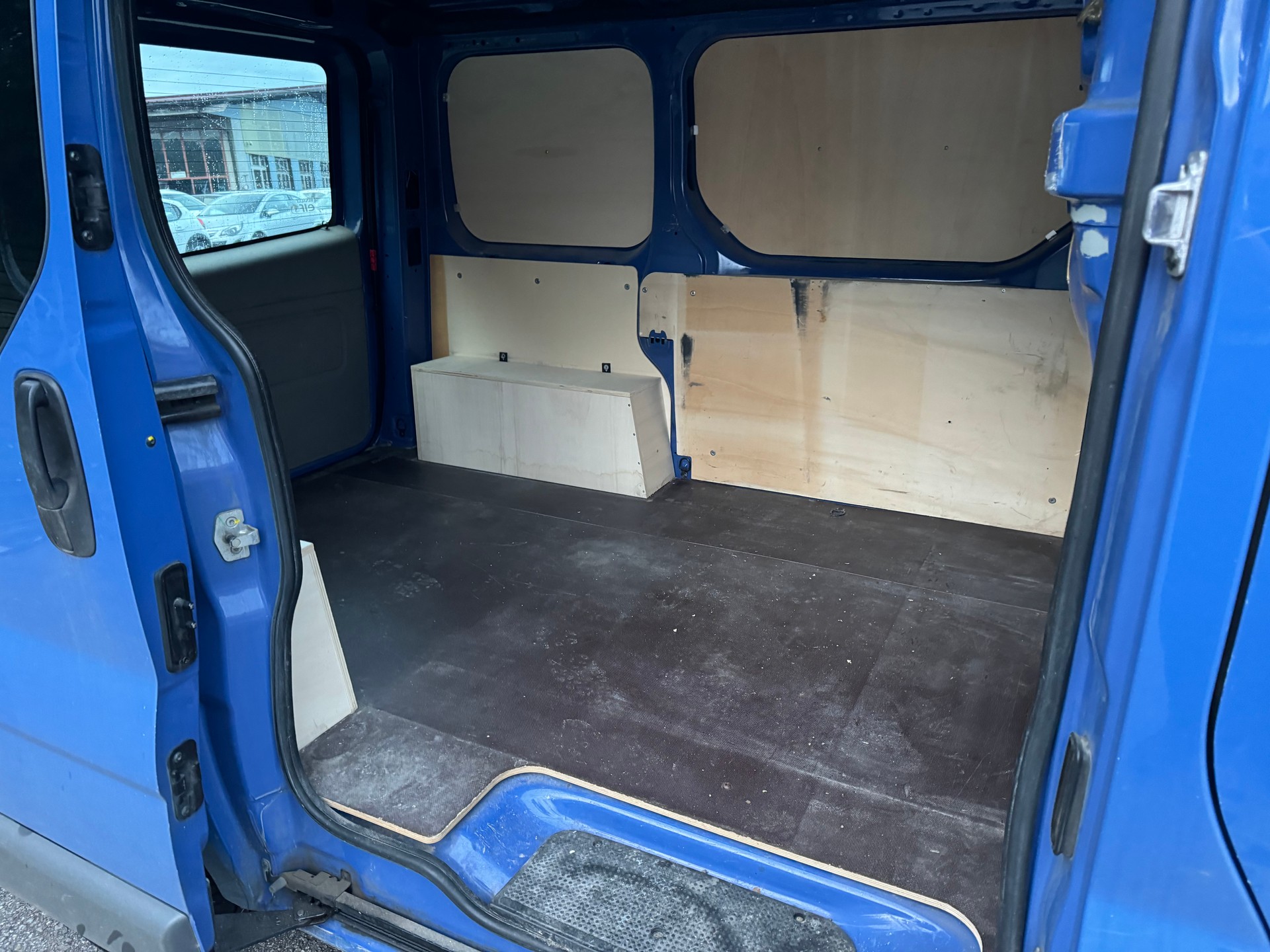 RENAULT Trafic 2.0 dCi 90 2.7t L1H1-image-9