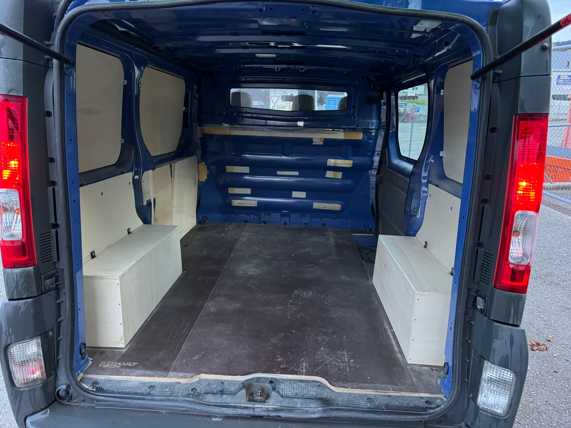 RENAULT Trafic 2.0 dCi 90 2.7t L1H1-image-5