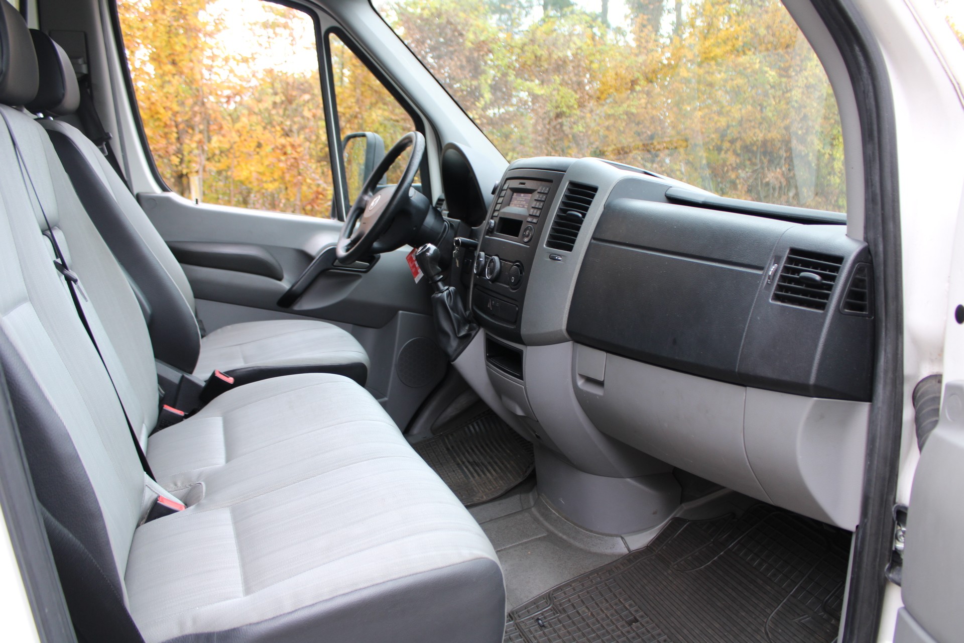 VW Crafter 35 2.0 TDI-image-5