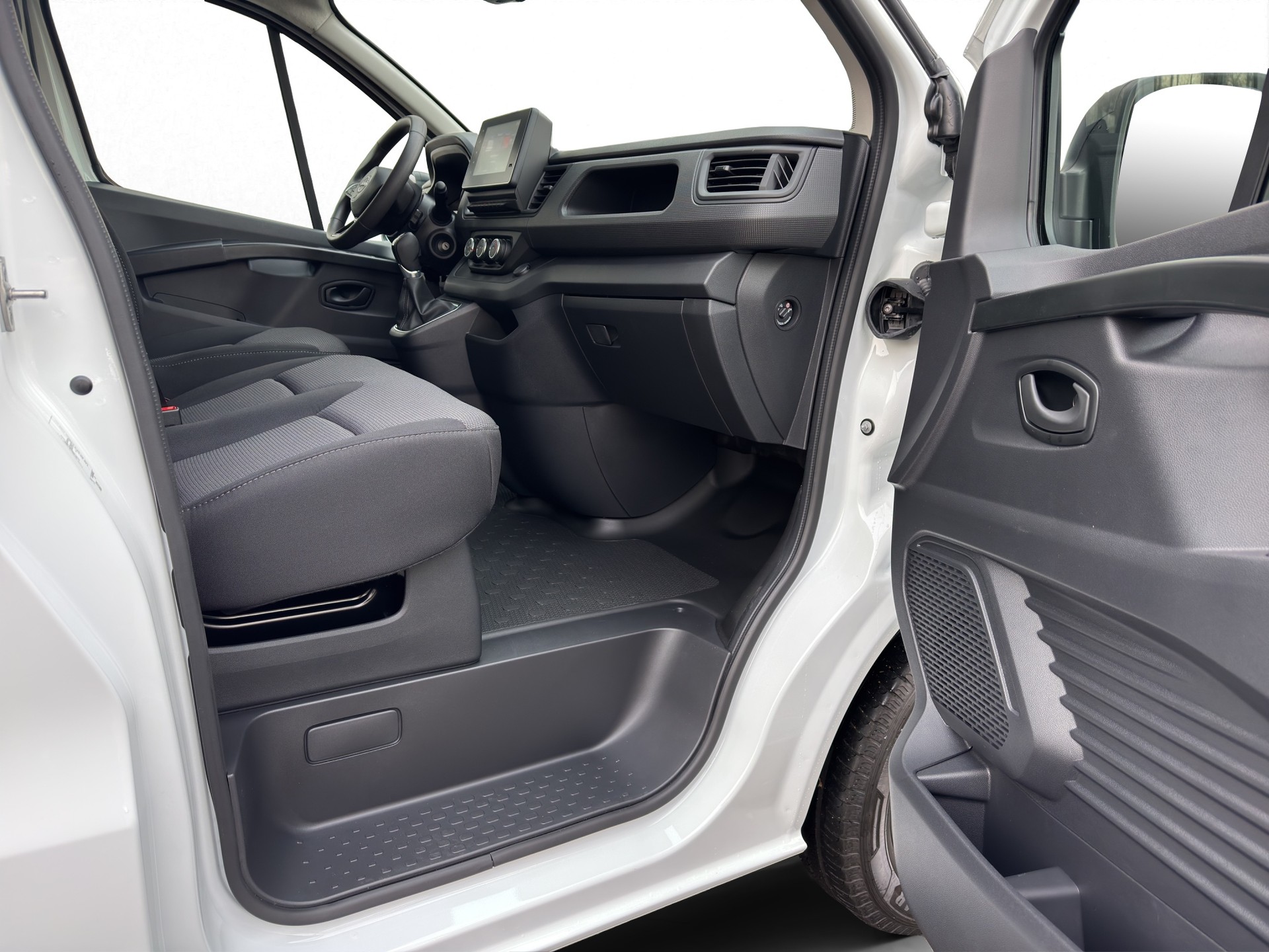NISSAN Primastar dCi 150 3.0 L1H1 Acenta DCT-image-12