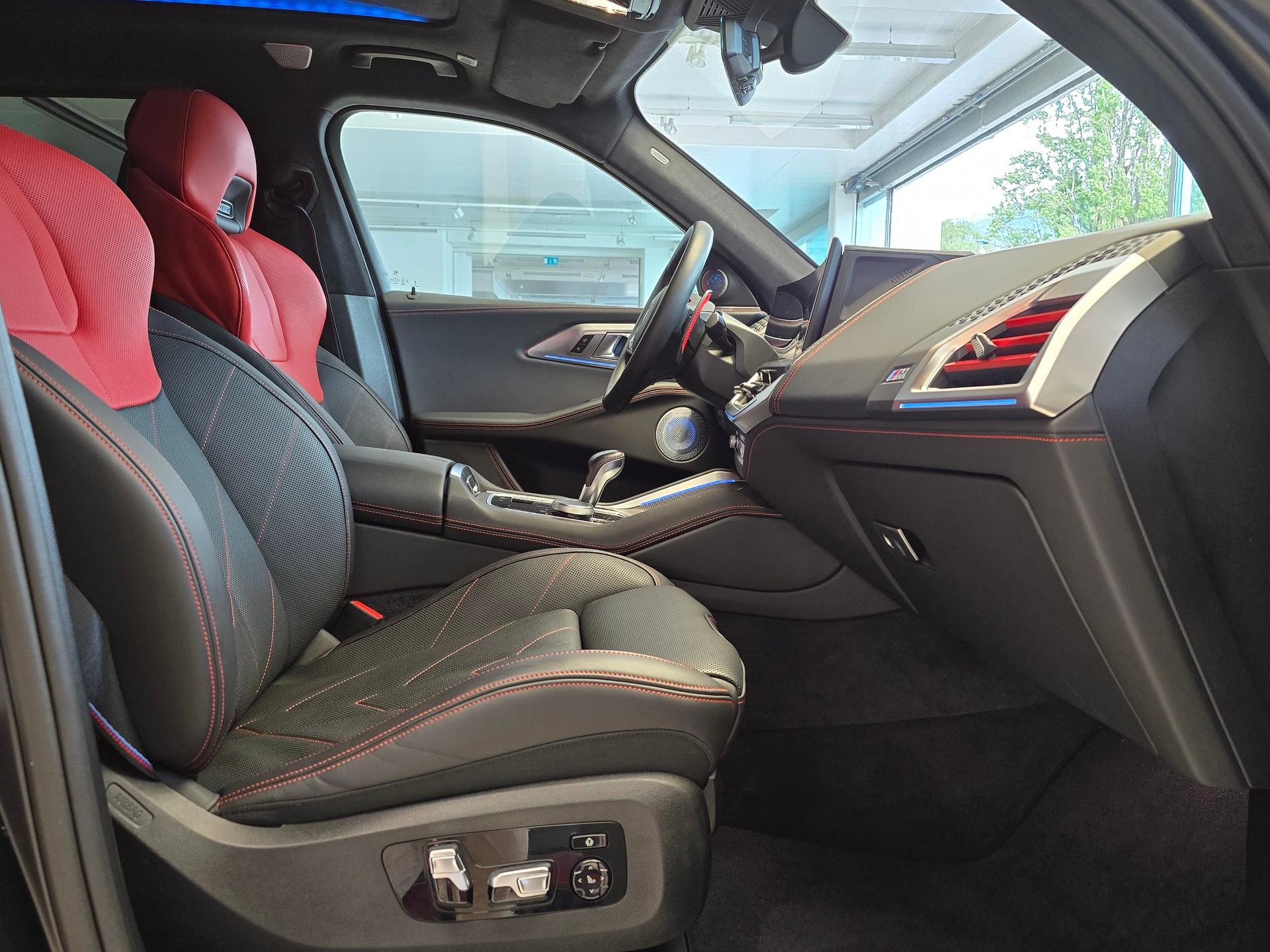 BMW XM xDrive PHEV Steptronic Red Label 1 of 500-image-11