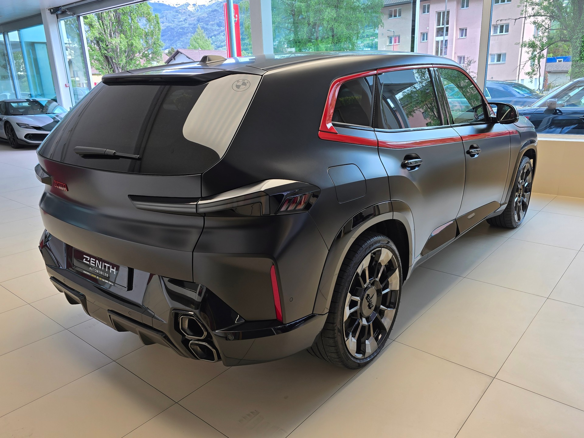 BMW XM xDrive PHEV Steptronic Red Label 1 of 500-image-4