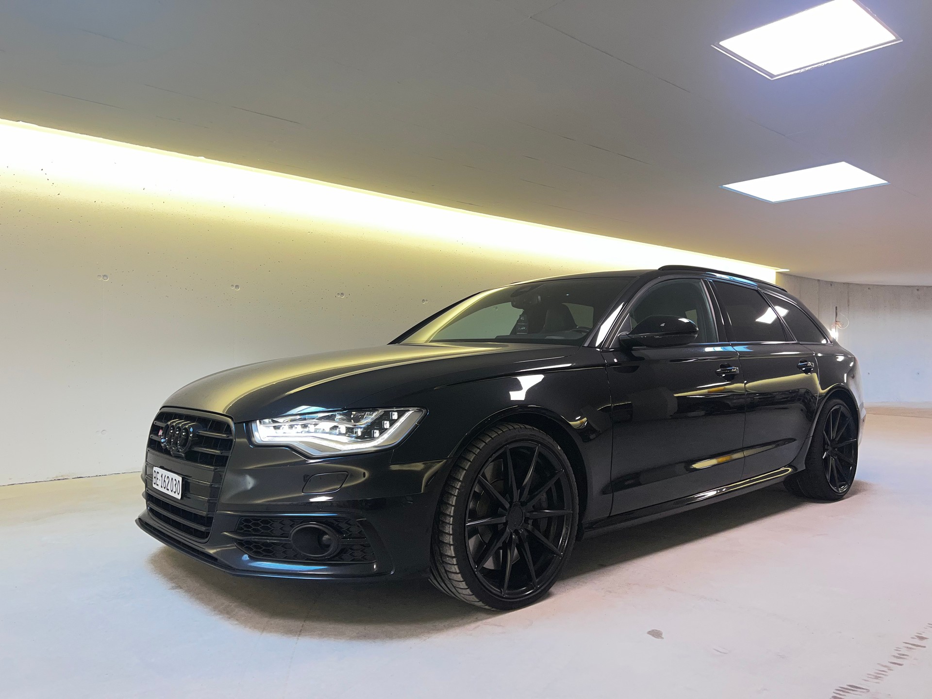 AUDI S6 Avant 4.0 TFSI V8 quattro S-tronic-image-1