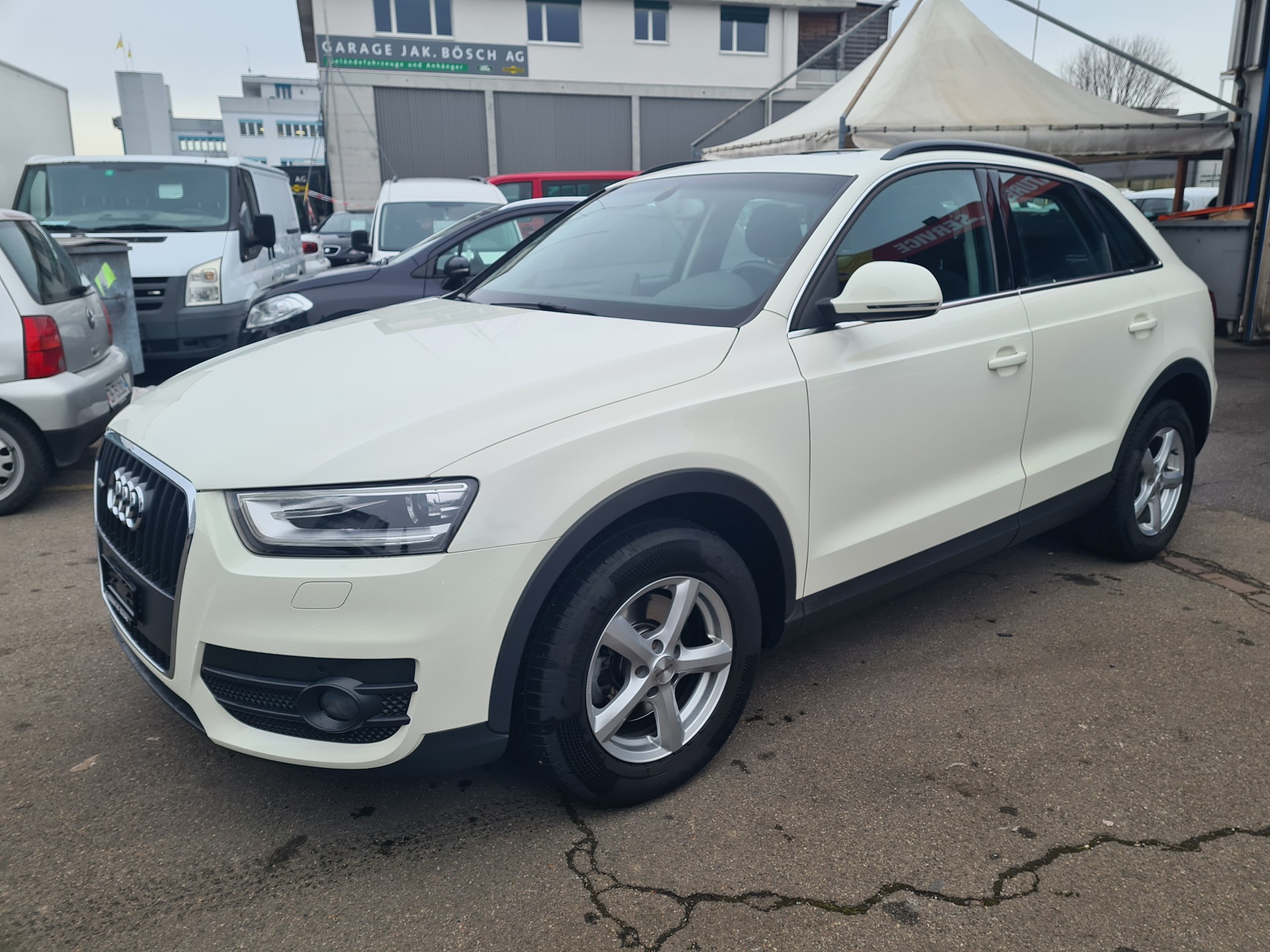 AUDI Q3 2.0 TFSI quattro S-tronic-image-2