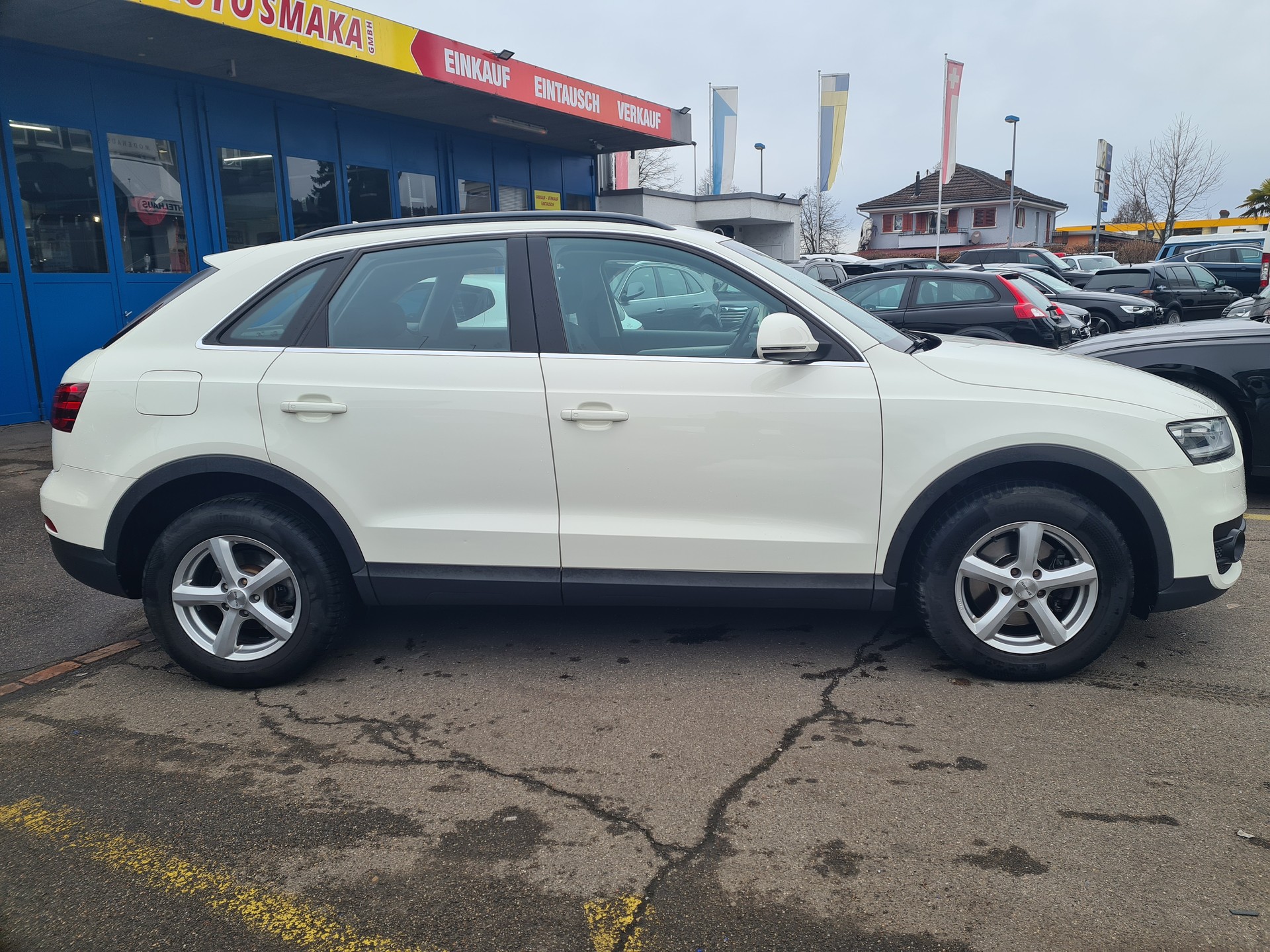 AUDI Q3 2.0 TFSI quattro S-tronic-image-7