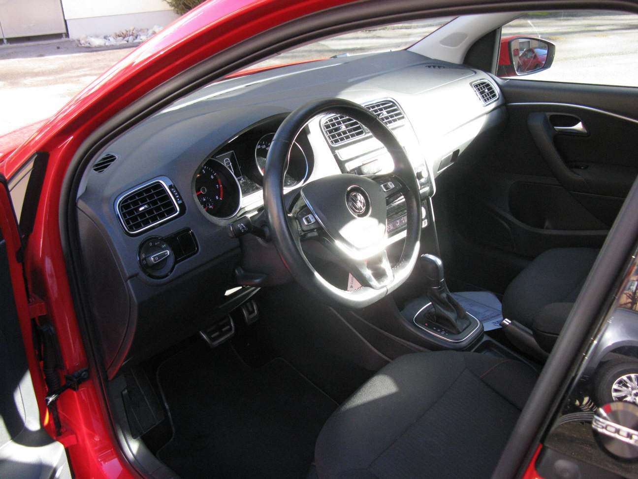 VW Polo 1.2 TSI 90 BlueMT Sound DSG-image-4