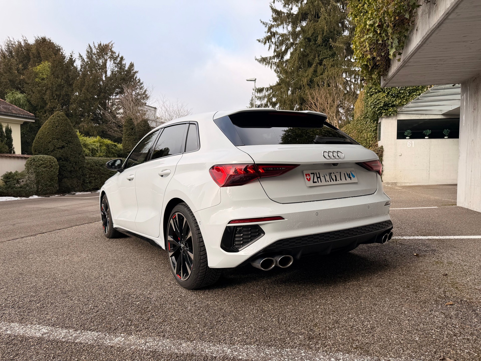 AUDI S3 Sportback 2.0 TFSI quattro S-tronic-image-2