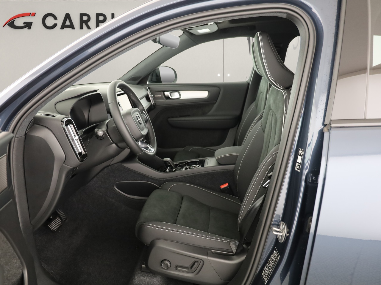 VOLVO XC40 2.0 B4 MH Ultra Dark-image-5