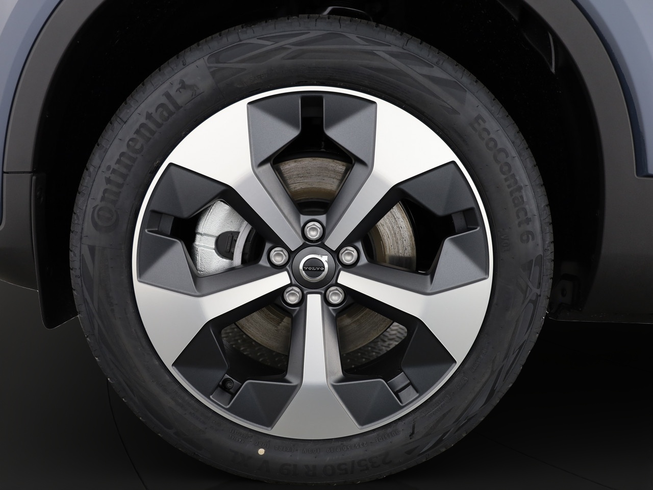 VOLVO XC40 2.0 B4 MH Ultra Dark-showroom-element-3