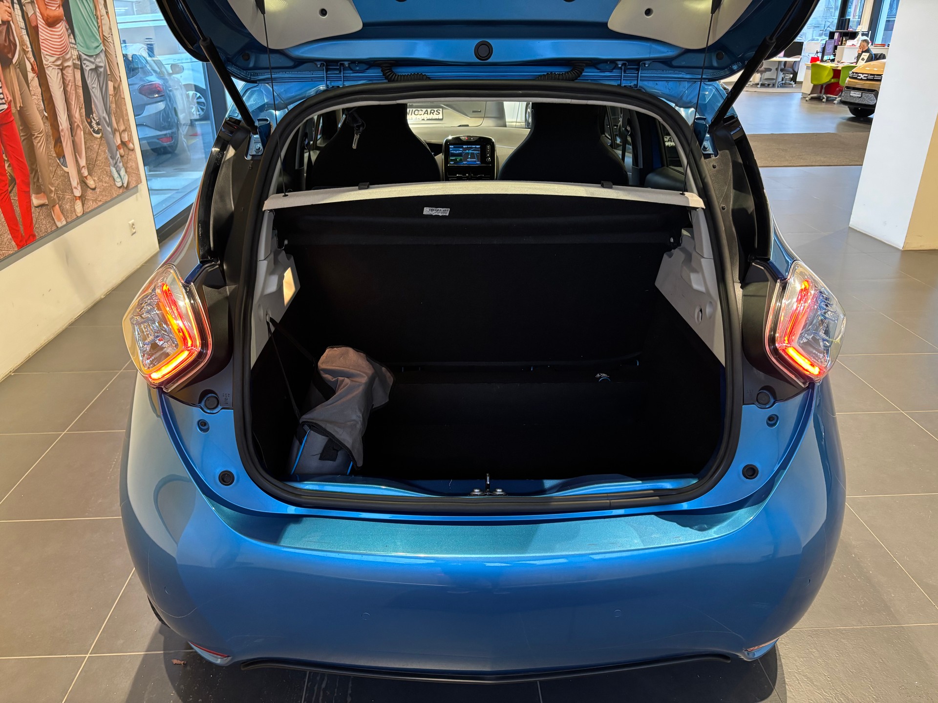 RENAULT Zoe Intens R90 (Batterie Miete)-image-7