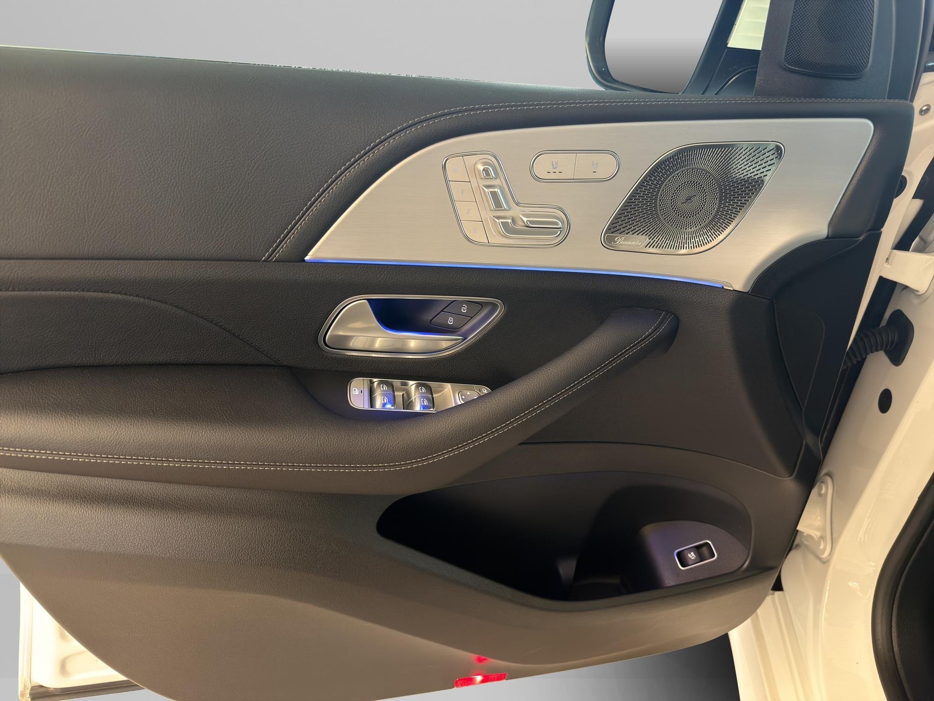 MERCEDES-BENZ GLE 300 d AMG Line 4matic-image-17