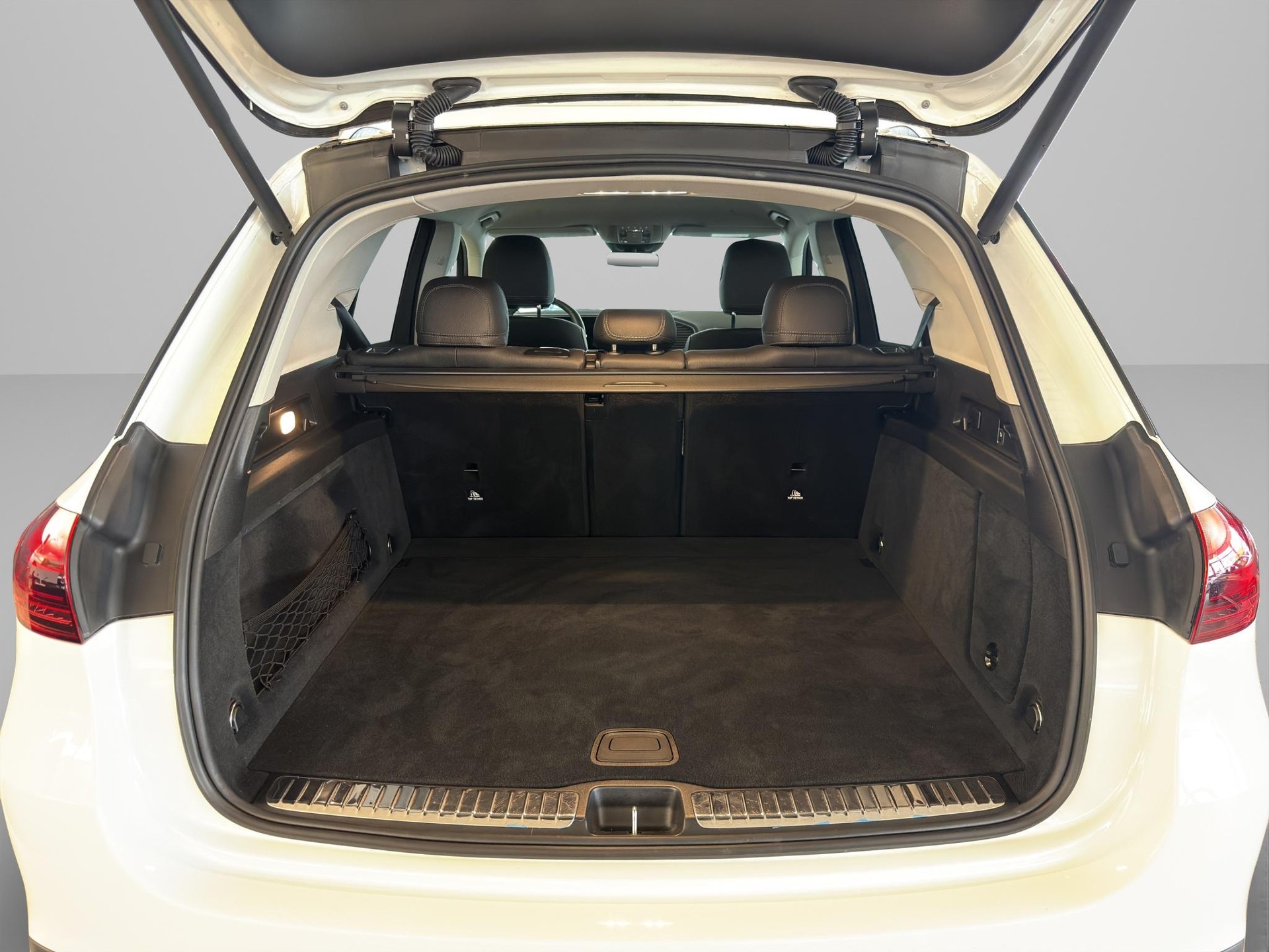 MERCEDES-BENZ GLE 300 d AMG Line 4matic-image-9