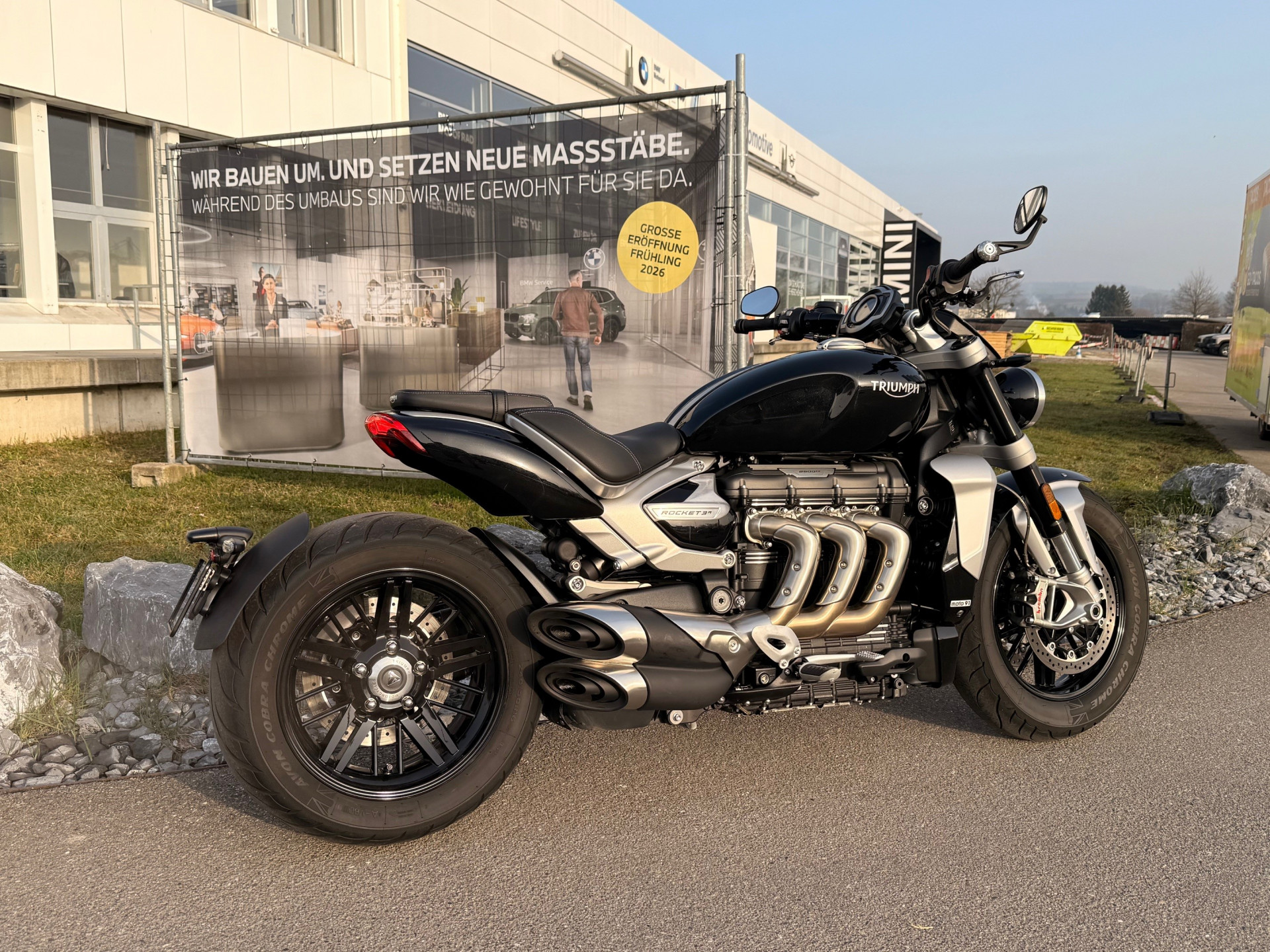 TRIUMPH Rocket 3 R Modell R-showroom-element-3