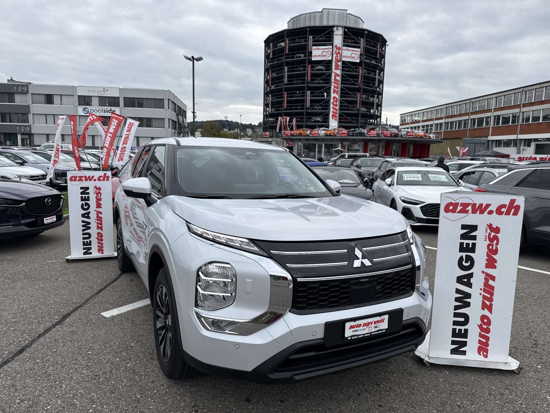 MITSUBISHI Outlander 2.4 PHEV Invite 306PS 4WD Automat-image-0