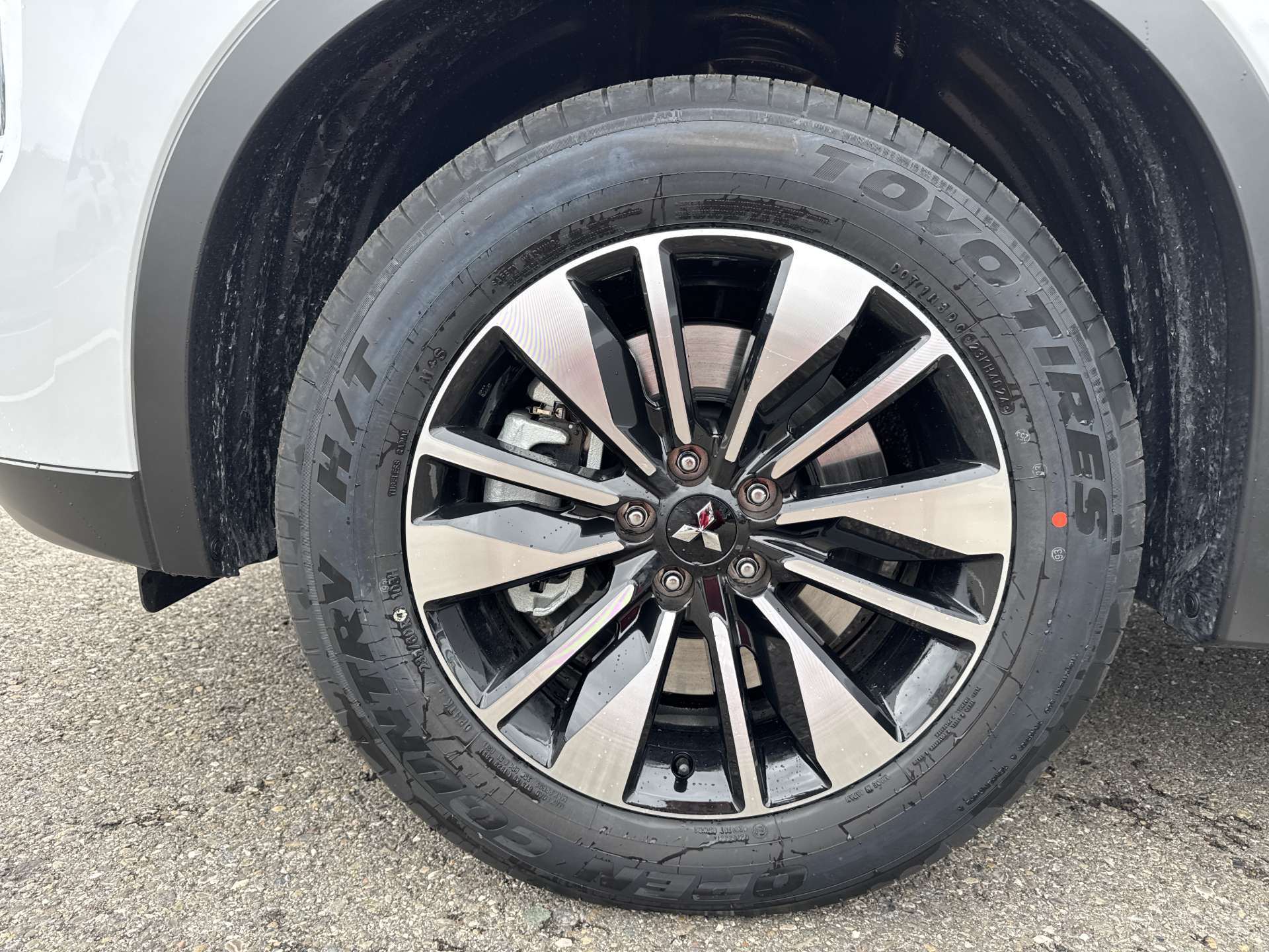 MITSUBISHI Outlander 2.4 PHEV Invite 306PS 4WD Automat-image-7