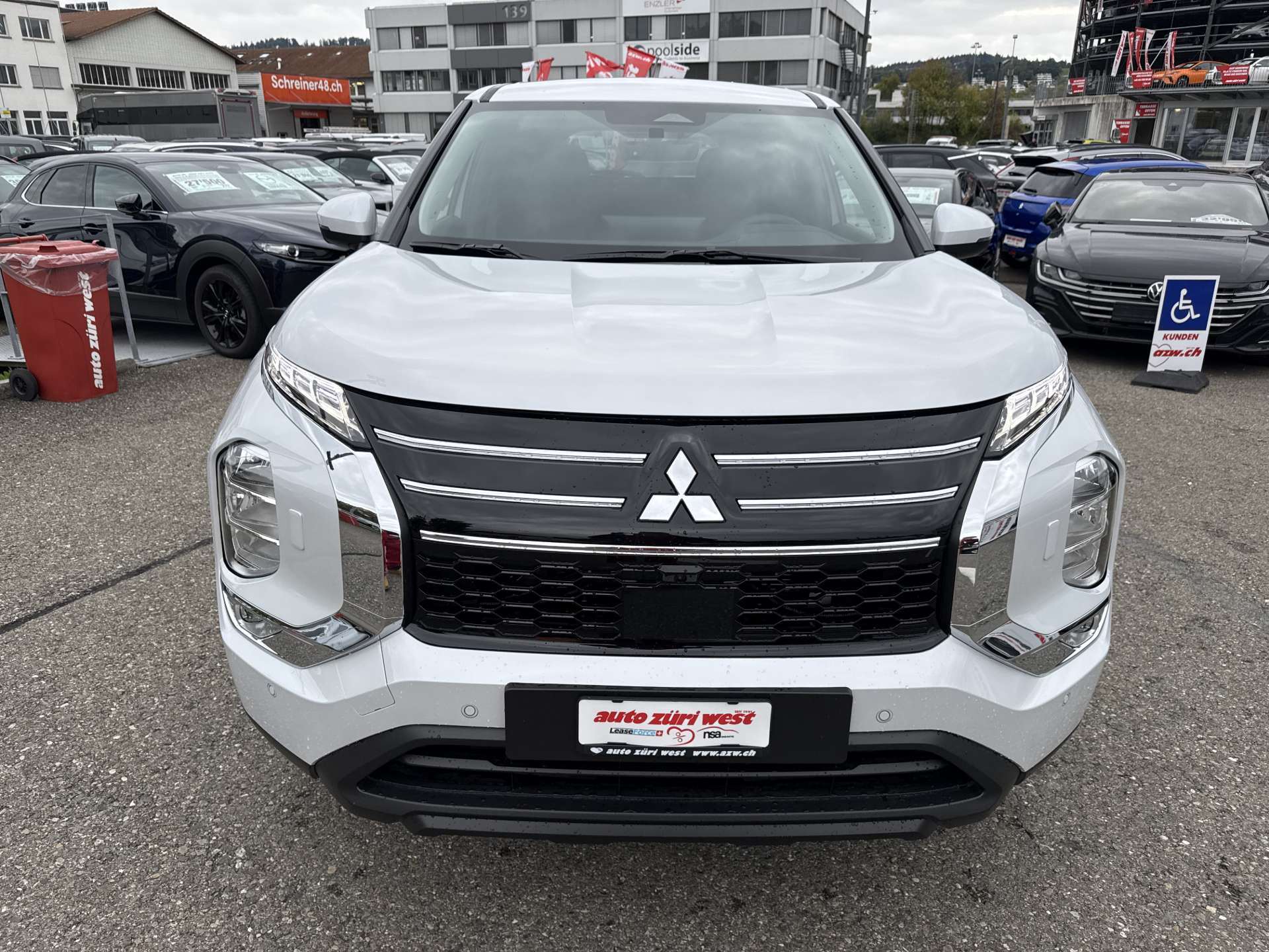 MITSUBISHI Outlander 2.4 PHEV Invite 306PS 4WD Automat-image-12