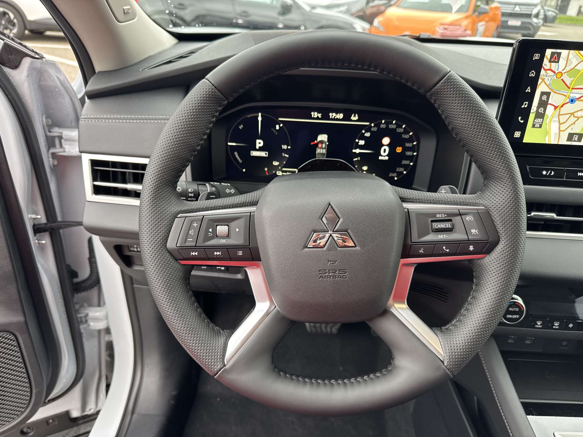 MITSUBISHI Outlander 2.4 PHEV Invite 306PS 4WD Automat-image-14