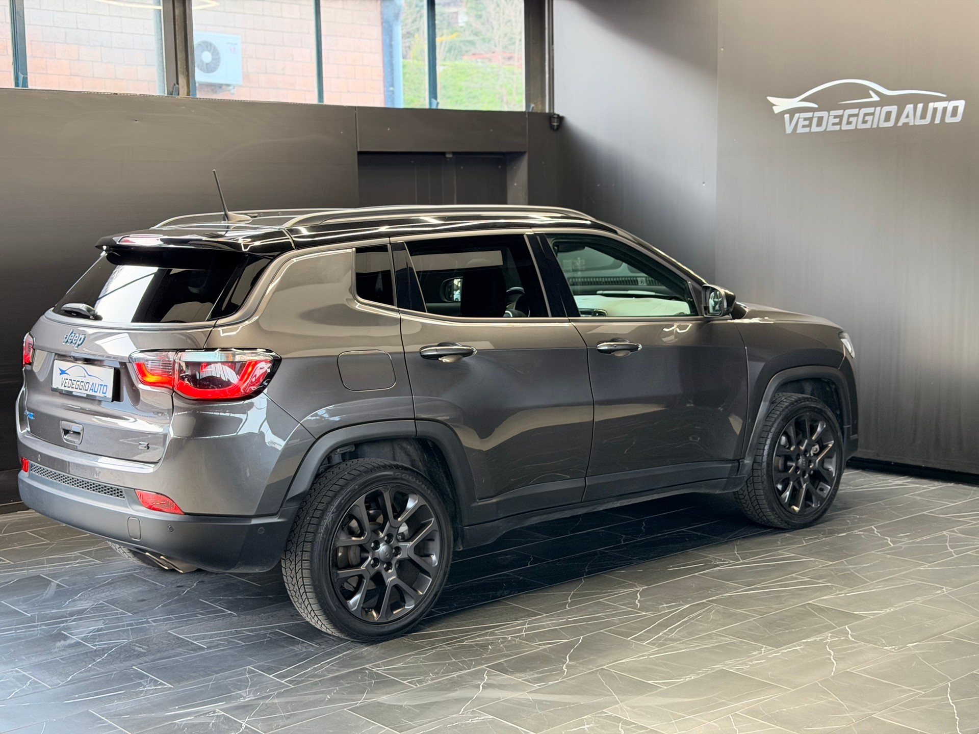 JEEP Compass 1.3 T PHEV S AWD 4xe-image-4