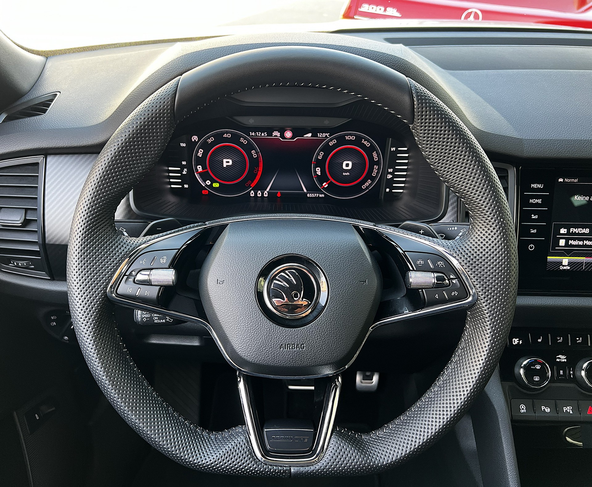 SKODA Kodiaq 2.0 TSI 4x4 Sport Line-image-8