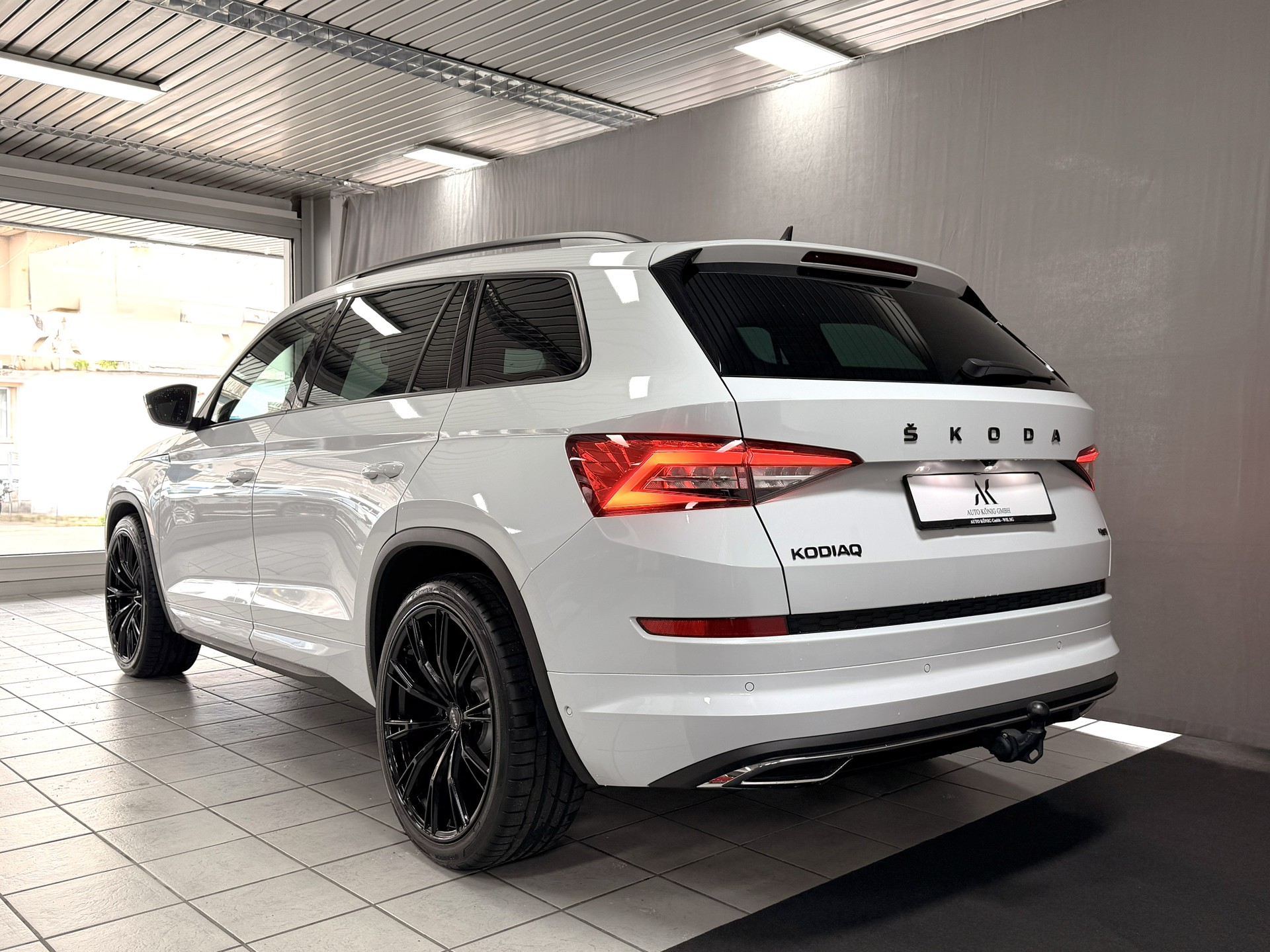 SKODA Kodiaq 2.0 TSI 4x4 Sport Line-image-3