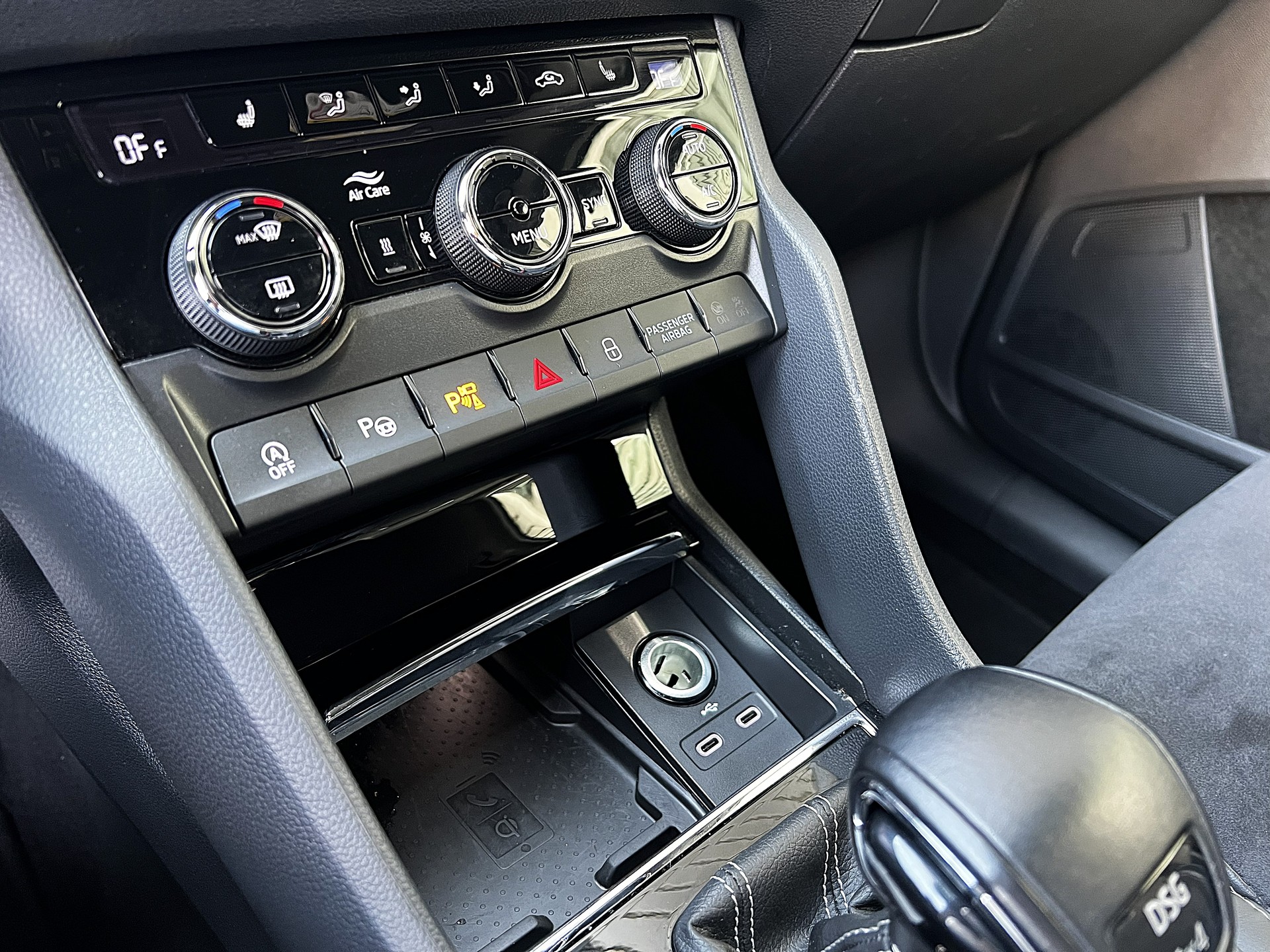 SKODA Kodiaq 2.0 TSI 4x4 Sport Line-image-13