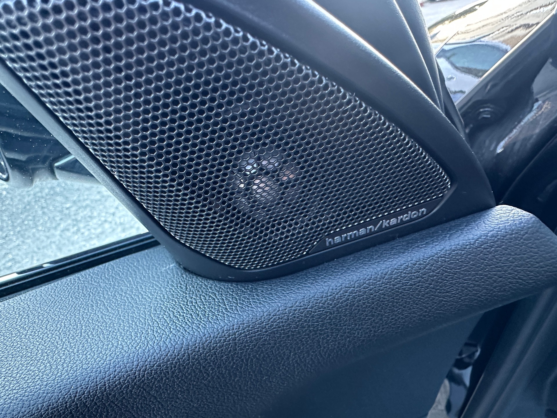 BMW 128ti M Sport Pro Steptronic-image-18