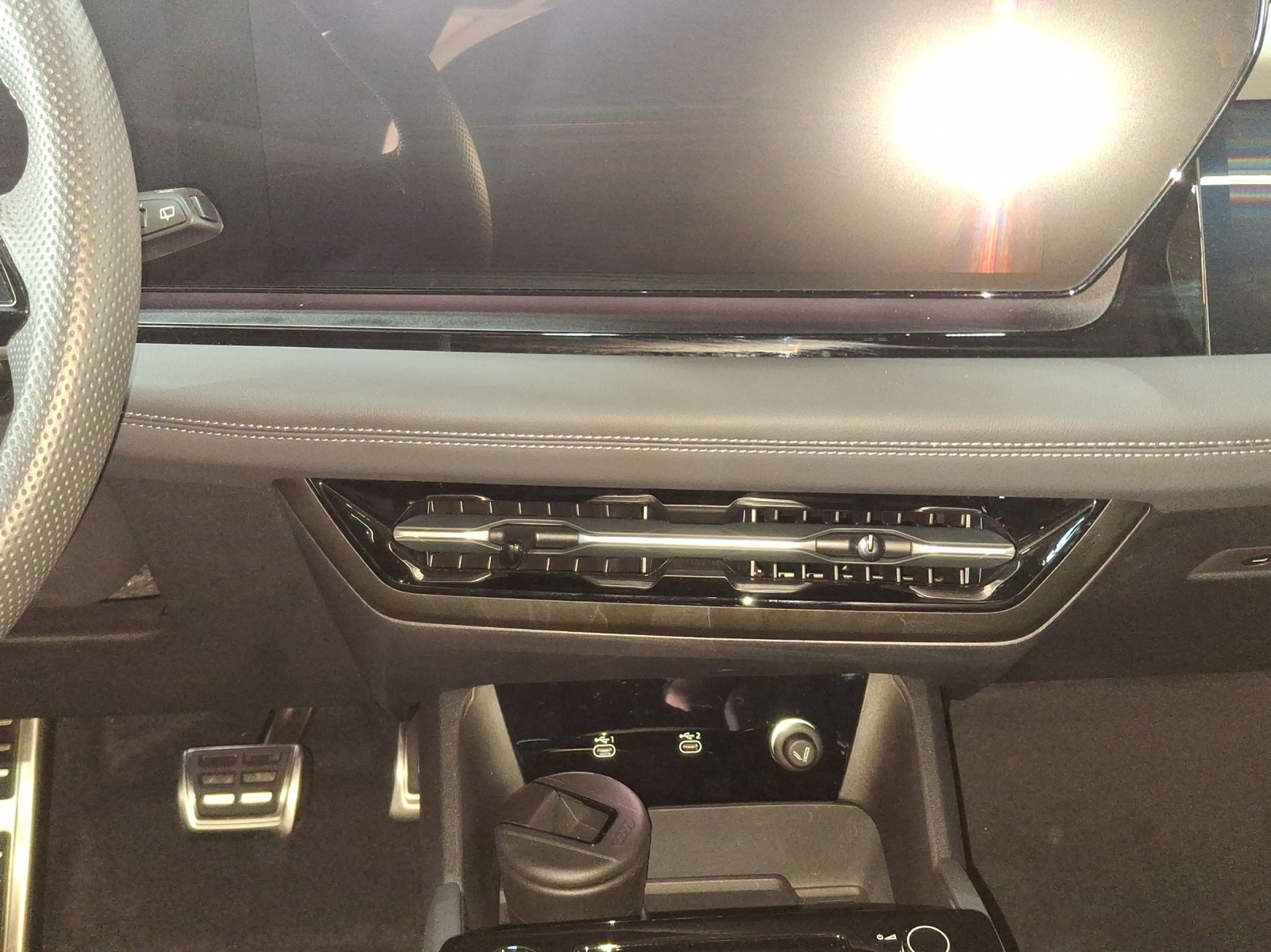 AUDI Q6 e-tron quattro-image-11