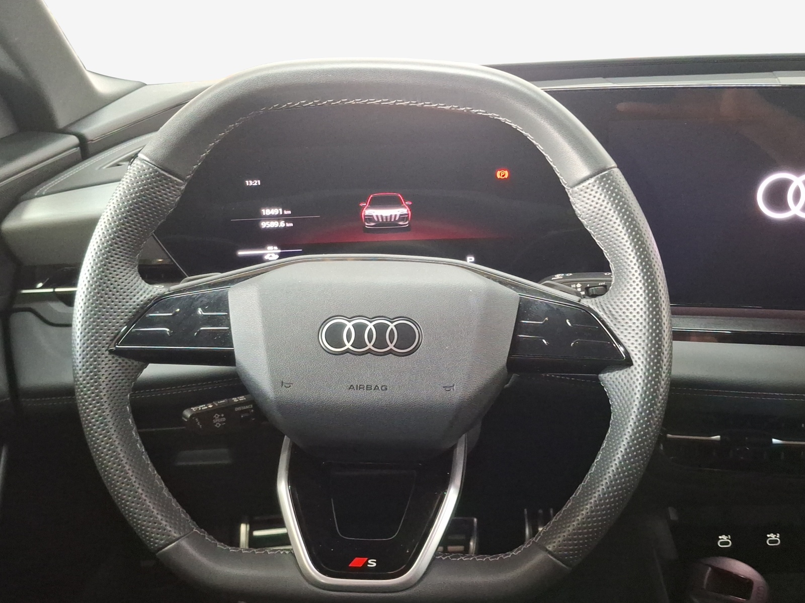 AUDI Q6 e-tron quattro-image-10