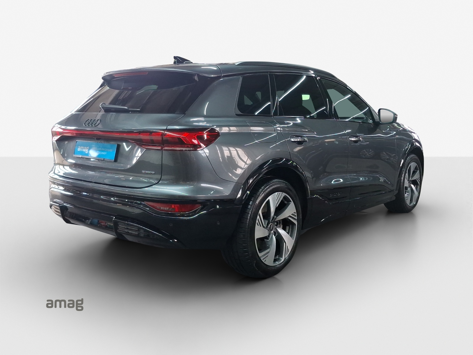 AUDI Q6 e-tron quattro-image-5