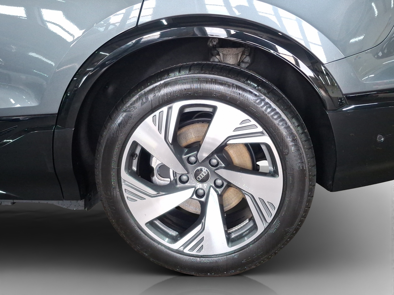AUDI Q6 e-tron quattro-image-14