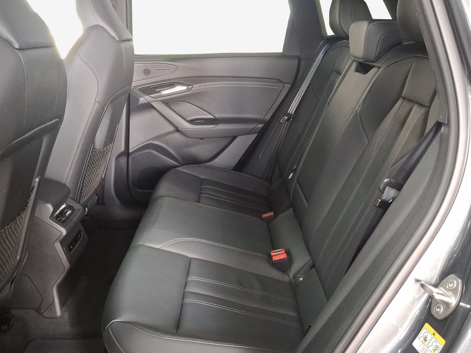 AUDI Q6 e-tron quattro-image-12