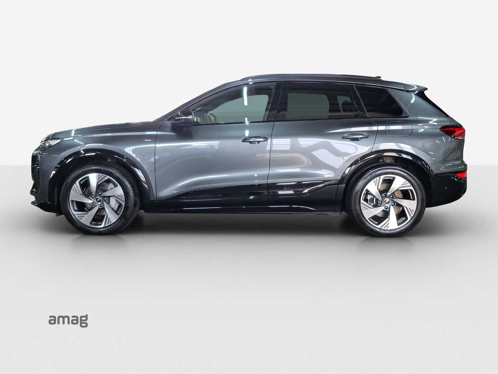 AUDI Q6 e-tron quattro-image-1
