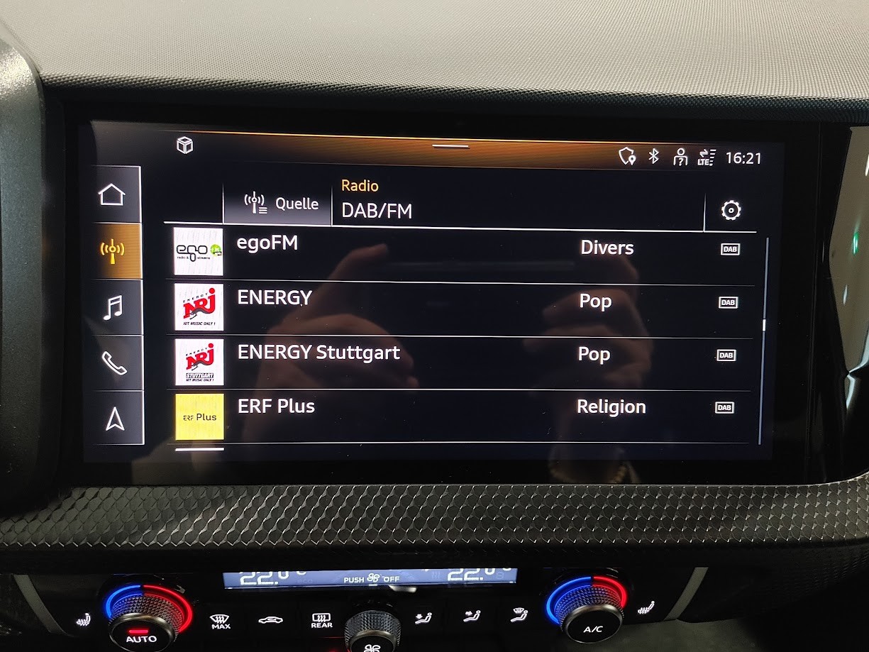 AUDI A1 Sportback 30 TFSI Attraction S-tronic-image-8