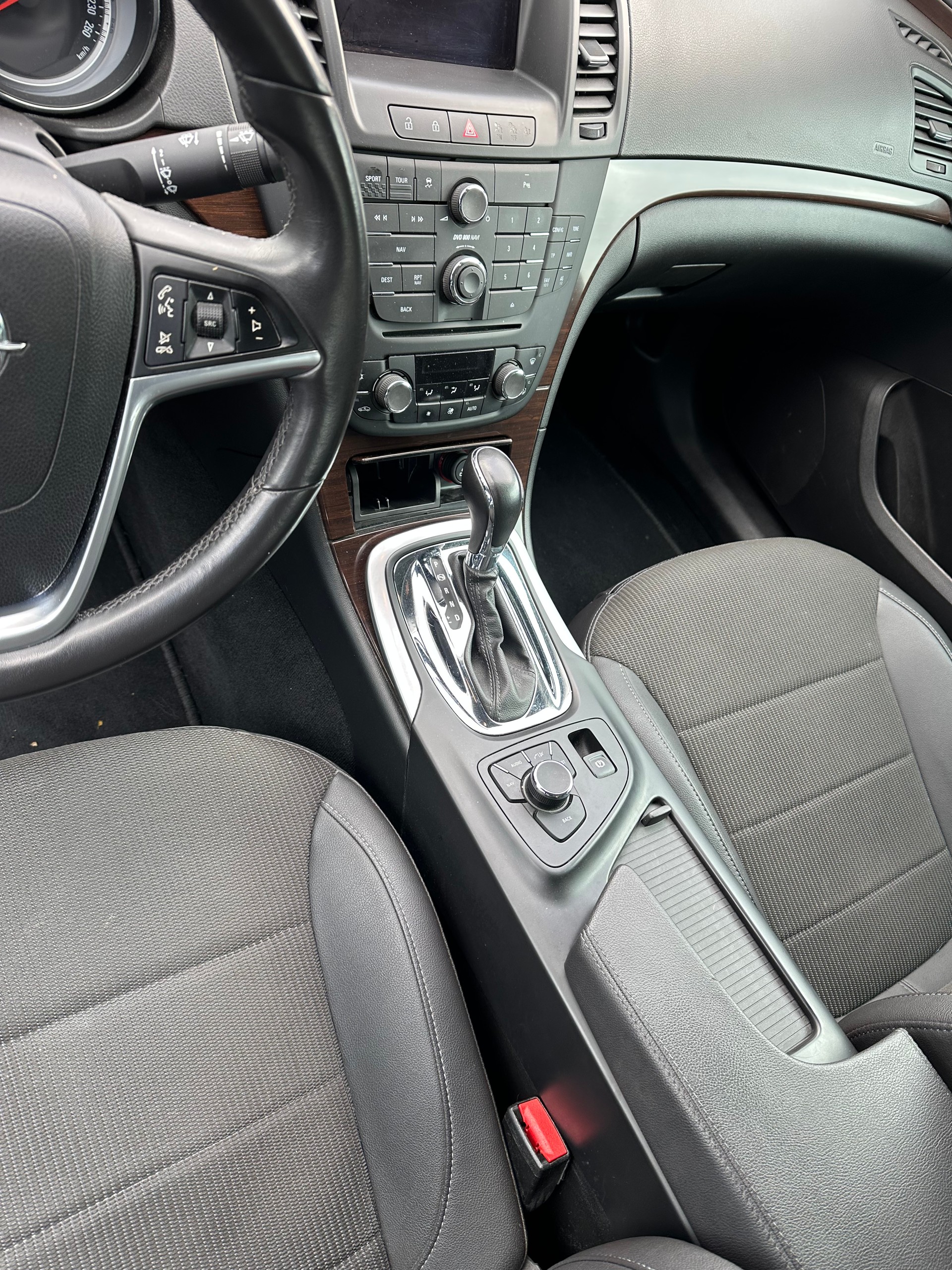OPEL Insignia 2.0 Turbo Sport 4WD Automatic-image-5