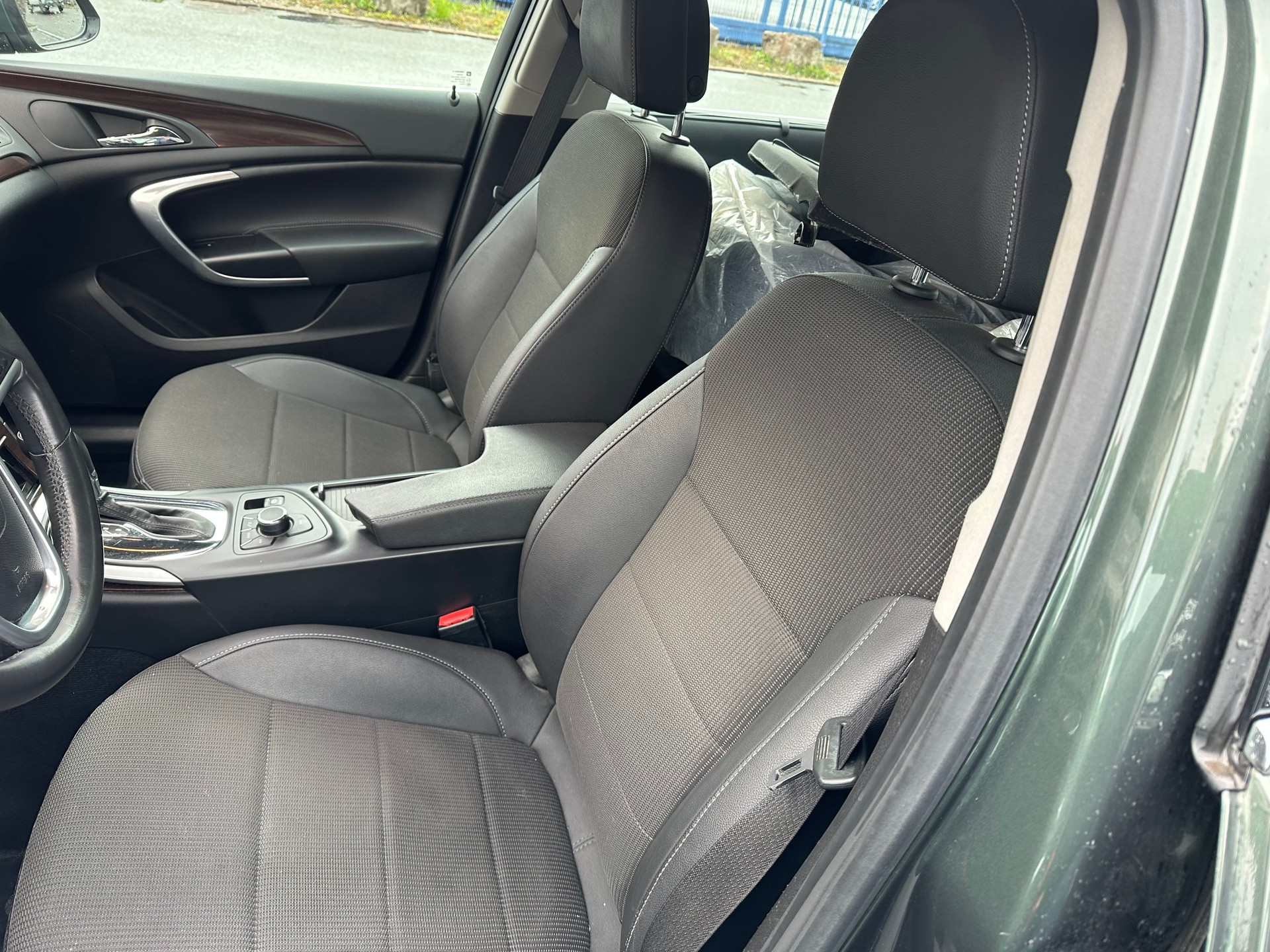 OPEL Insignia 2.0 Turbo Sport 4WD Automatic-image-6