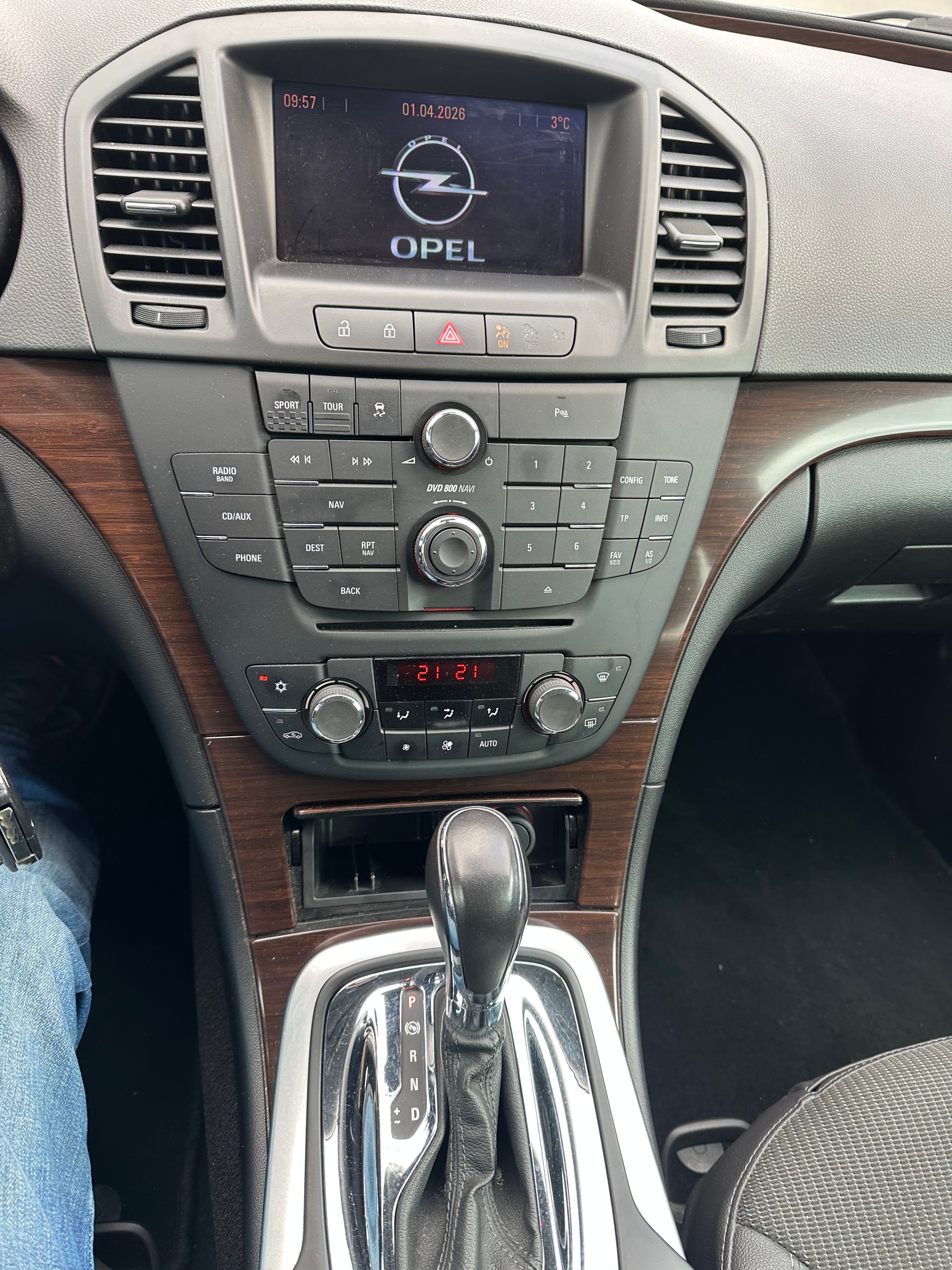 OPEL Insignia 2.0 Turbo Sport 4WD Automatic-image-7