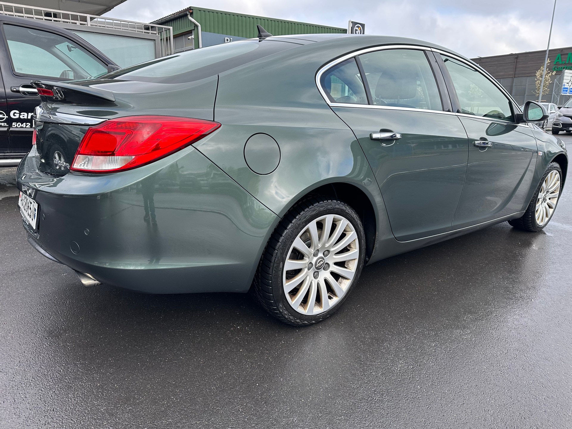 OPEL Insignia 2.0 Turbo Sport 4WD Automatic-image-4