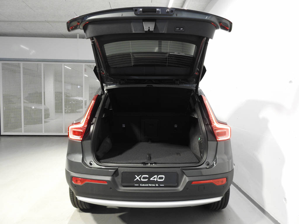 VOLVO XC40 2.0 B3 MH Core-image-5