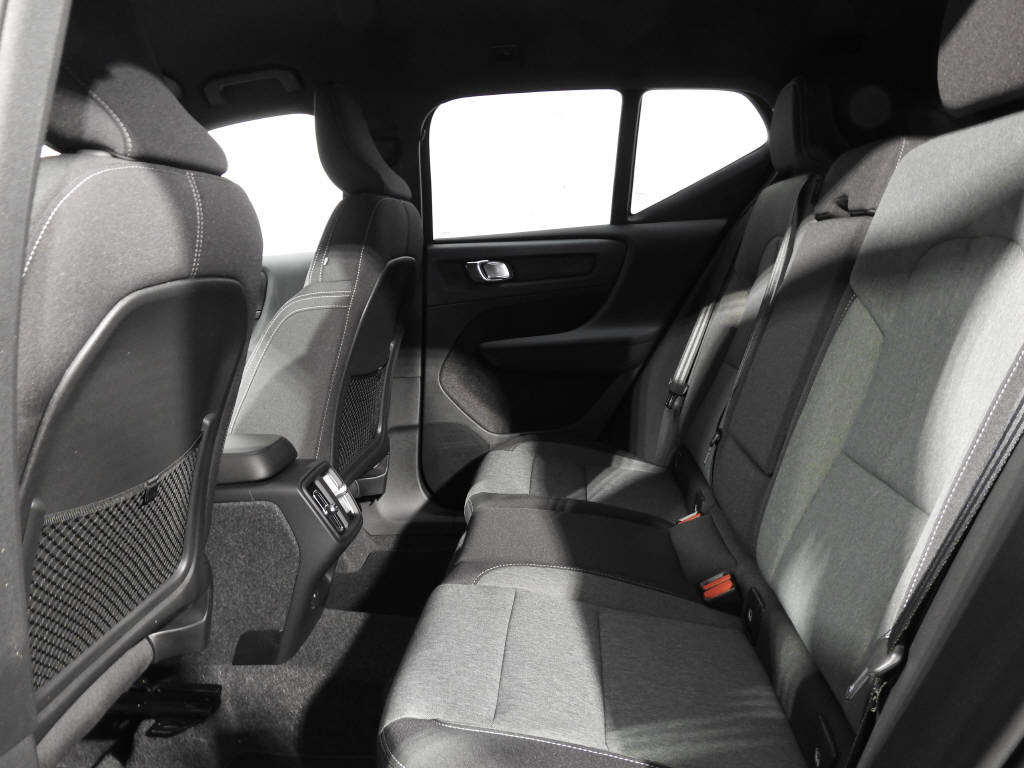 VOLVO XC40 2.0 B3 MH Core-image-12