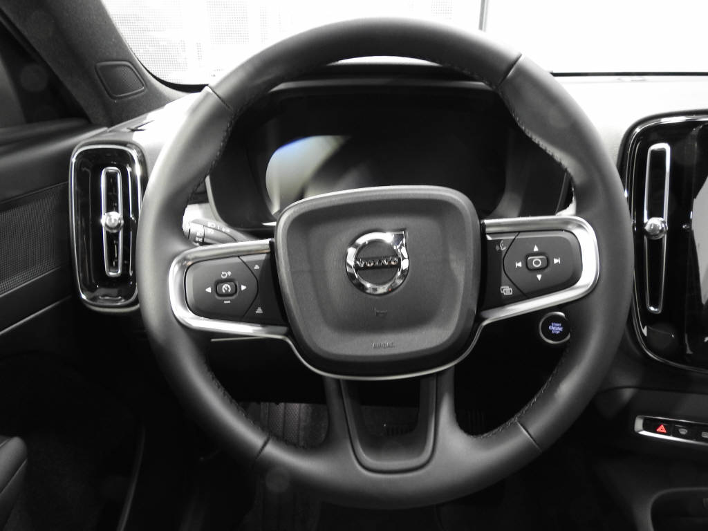VOLVO XC40 2.0 B3 MH Core-image-6