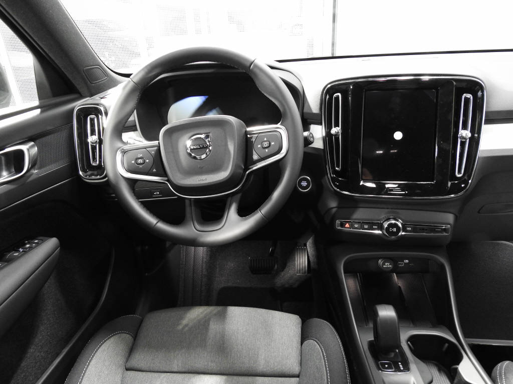 VOLVO XC40 2.0 B3 MH Core-image-8