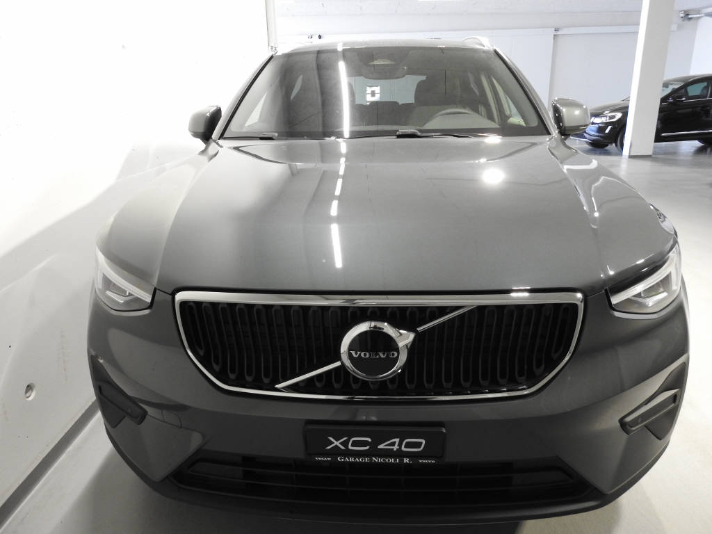 VOLVO XC40 2.0 B3 MH Core-image-1